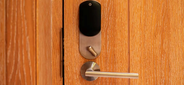 Automatic Locking Door Knob Nuevo