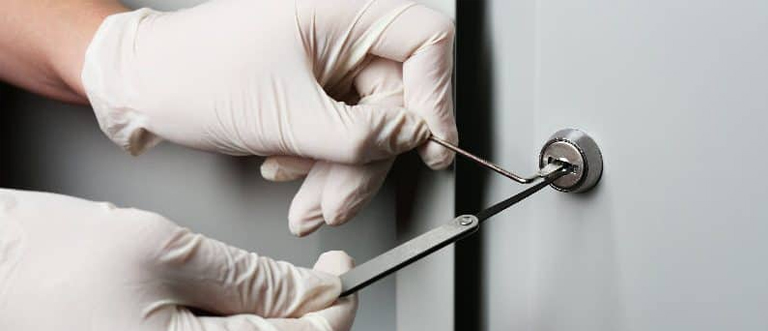 Commercial Emergency Locksmith Nuevo