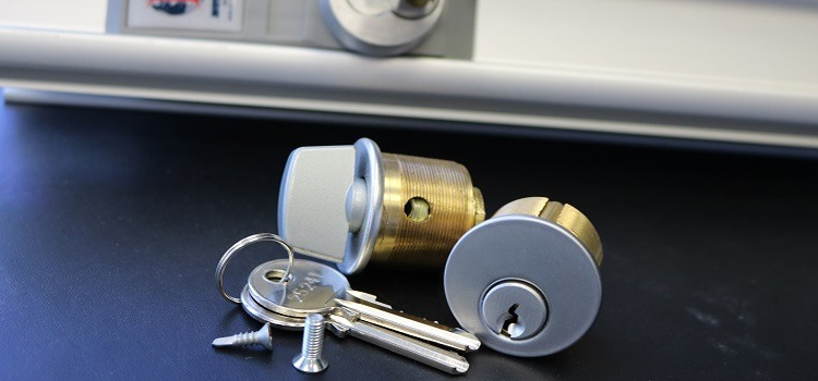 Commercial Lock Installation Nuevo